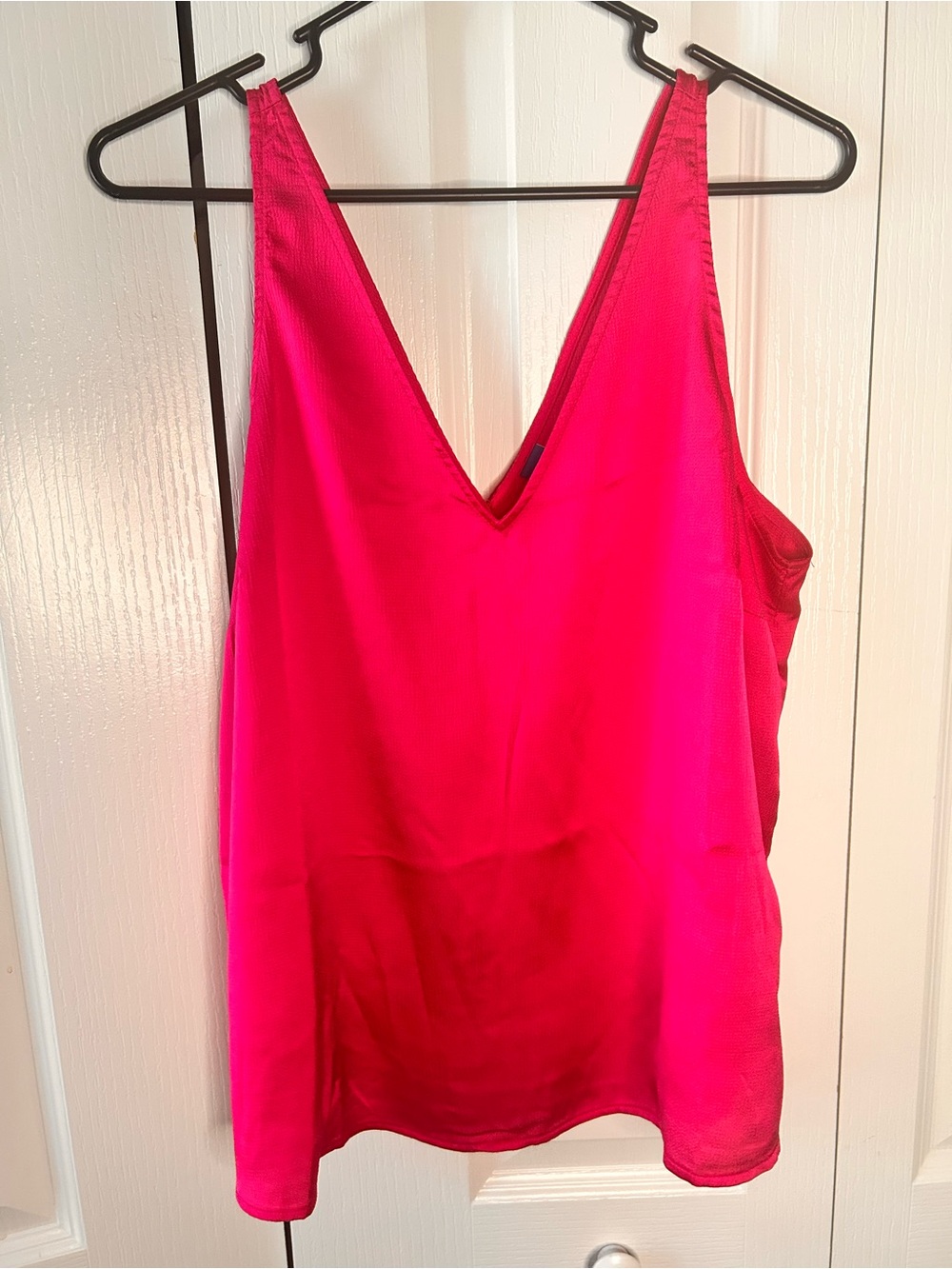 Old Navy Women’s Size Large Bright Pink V-Neck Camisole Tank Top